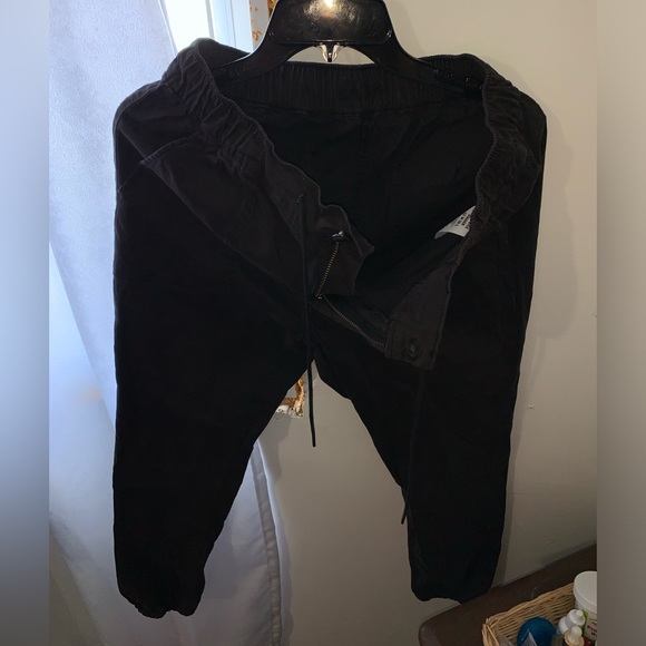 Woman’s Jogger Jeans - Picture 3 of 4